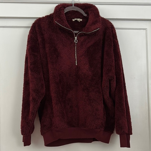 Express fuzzy pullover. Size small. - Picture 1 of 5